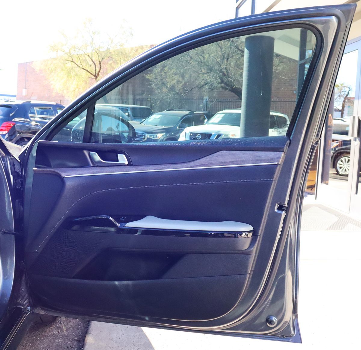 Vehicle image 32 of 59
