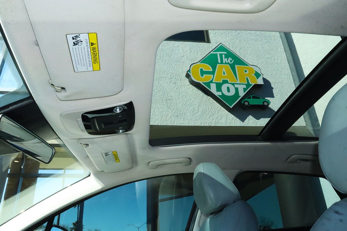 Vehicle image 56 of 59