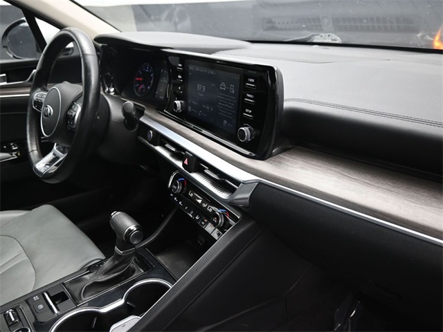Vehicle image 19 of 32