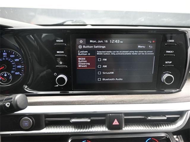 Vehicle image 23 of 32