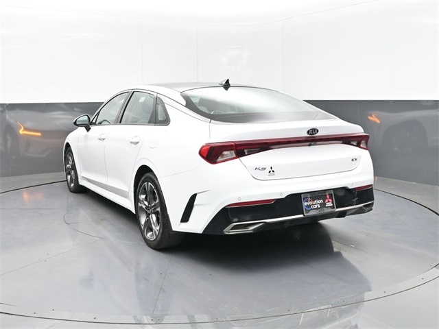 Vehicle image 9 of 32