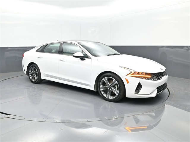 Vehicle image 4 of 32