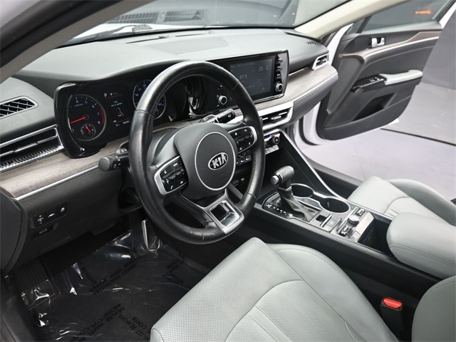 Vehicle image 18 of 32