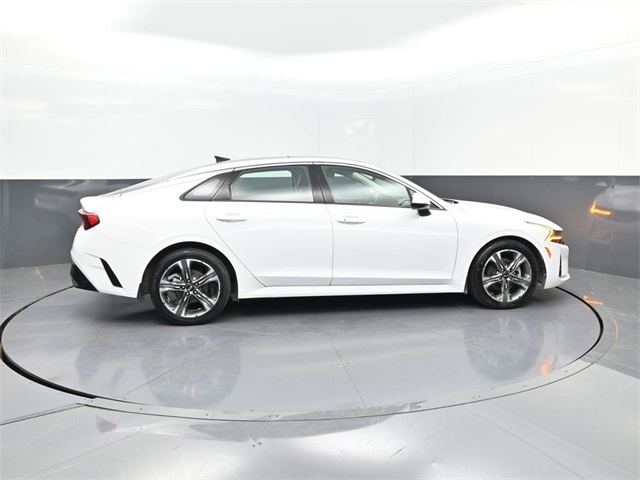 Vehicle image 6 of 32