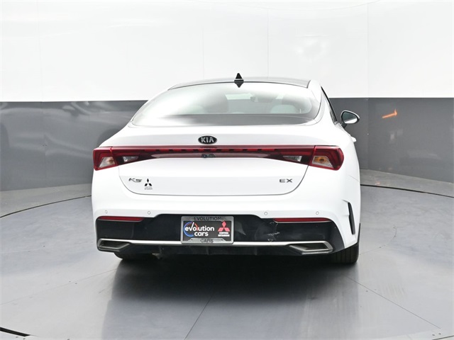 Vehicle image 8 of 32