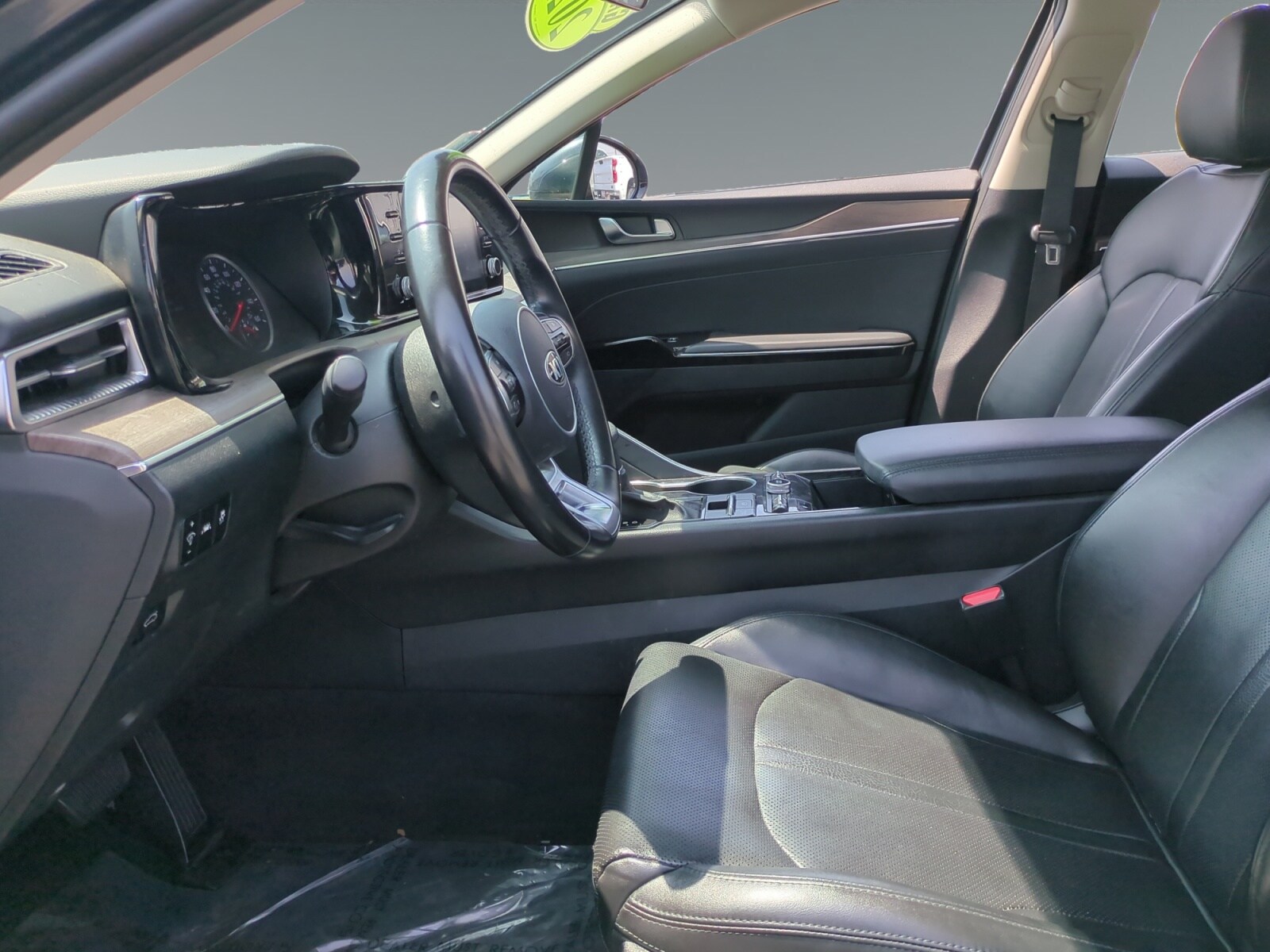 Vehicle image 9 of 16