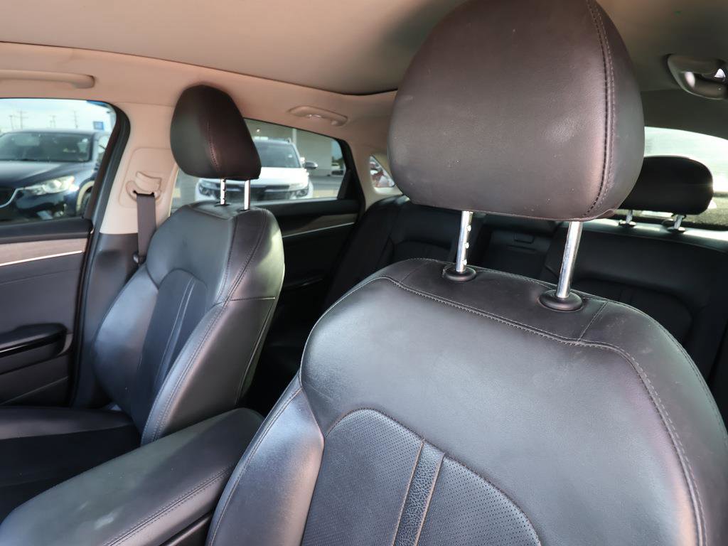 Vehicle image 12 of 25