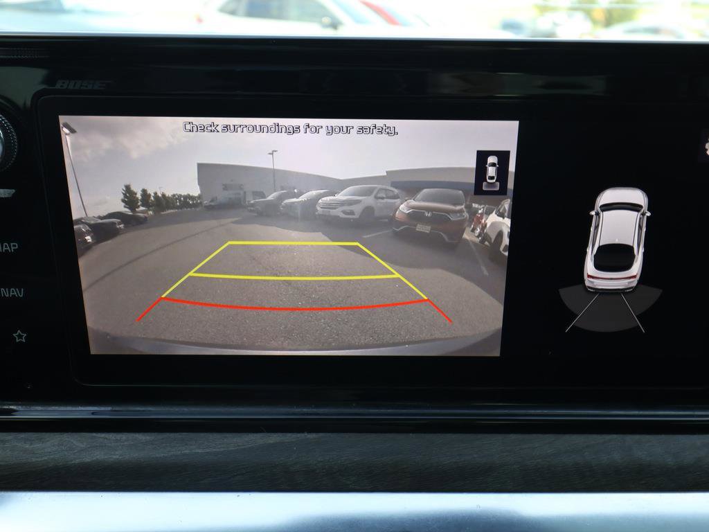 Vehicle image 22 of 25