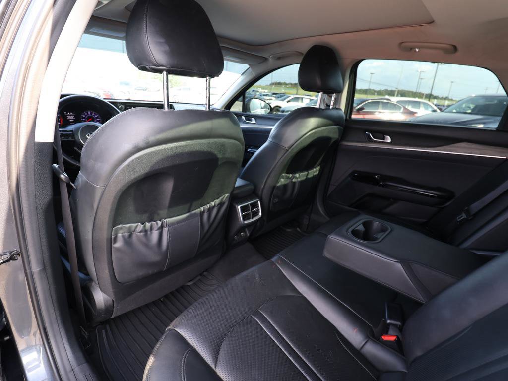 Vehicle image 16 of 25