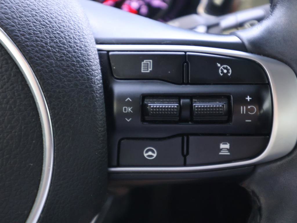 Vehicle image 23 of 25