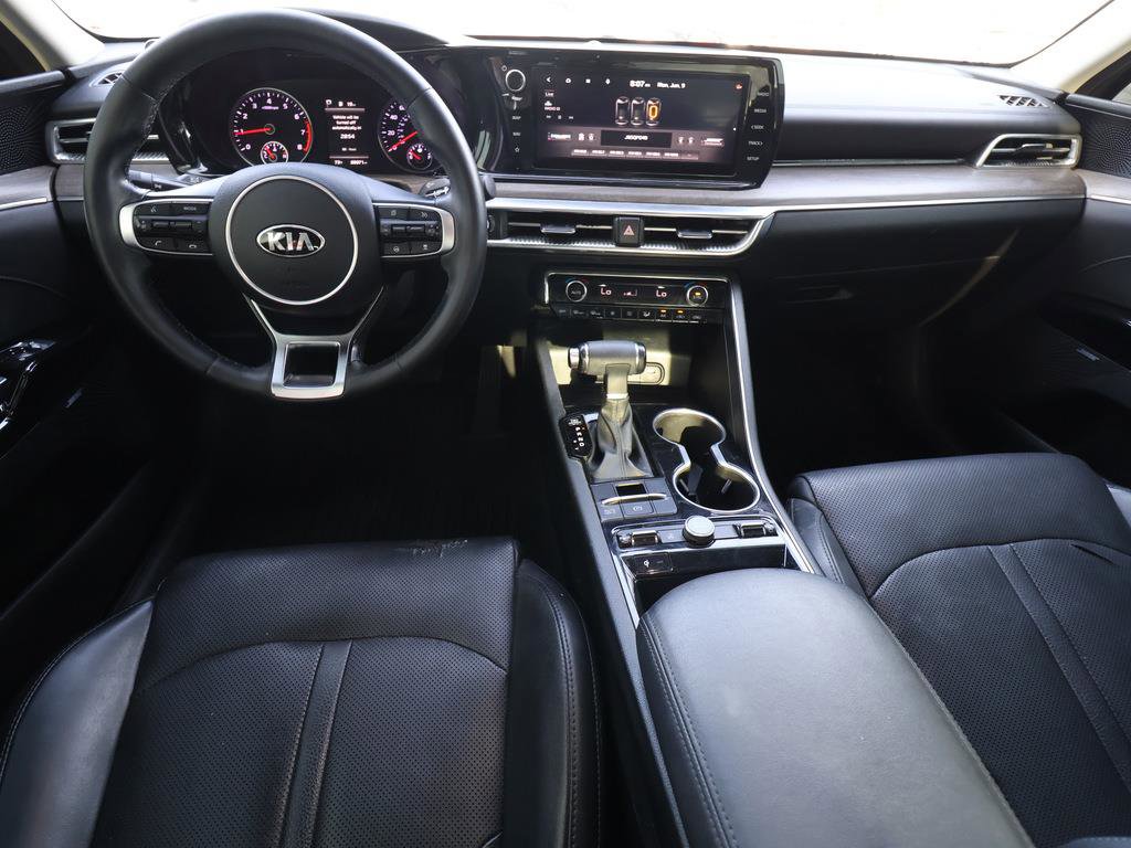 Vehicle image 17 of 25