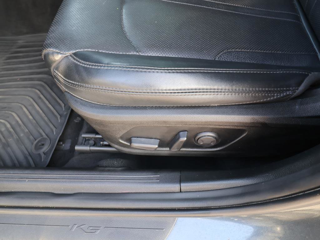 Vehicle image 10 of 25