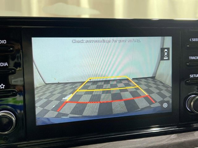 Vehicle image 23 of 26