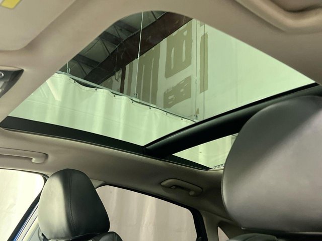 Vehicle image 20 of 26