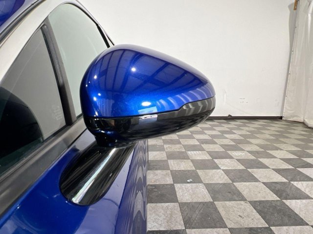 Vehicle image 10 of 26