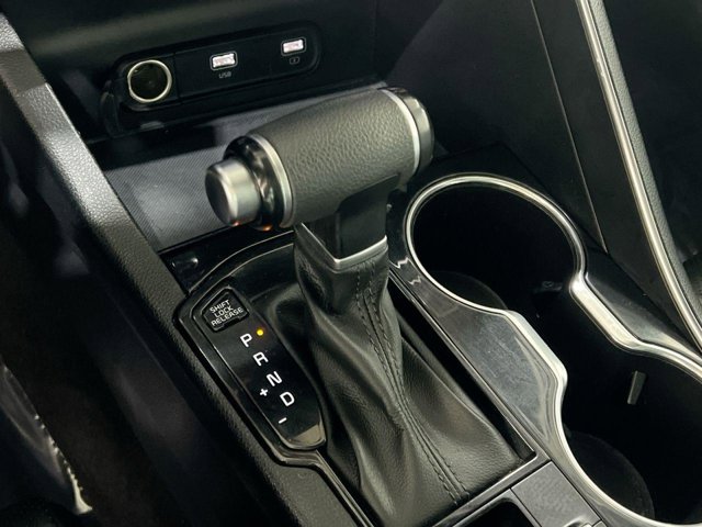 Vehicle image 16 of 26