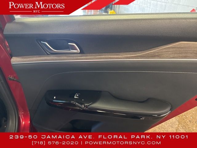 Vehicle image 26 of 46