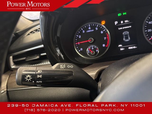 Vehicle image 35 of 46
