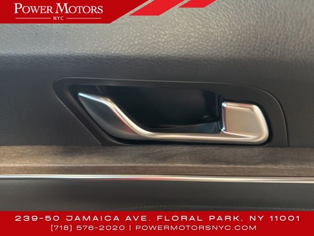 Vehicle image 30 of 46