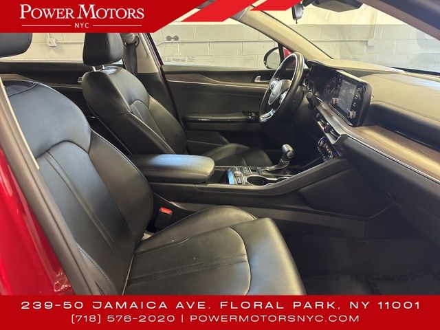 Vehicle image 15 of 46
