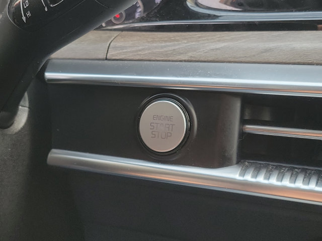 Vehicle image 23 of 30