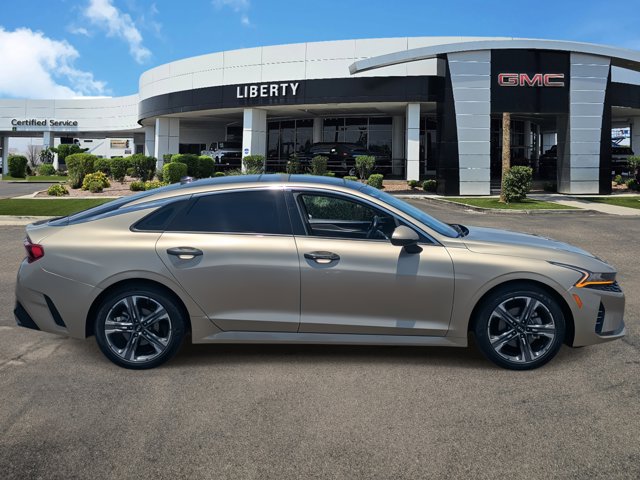 Vehicle image 4 of 31