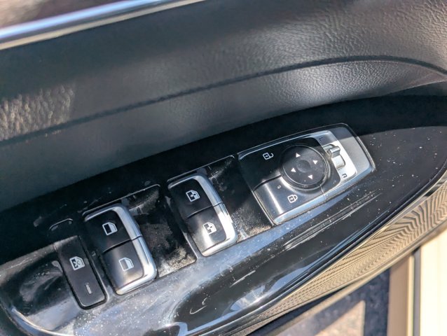 Vehicle image 20 of 31