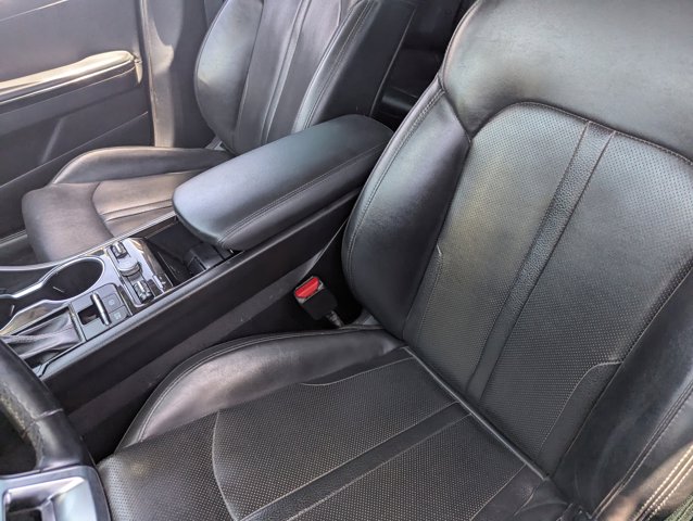 Vehicle image 18 of 31