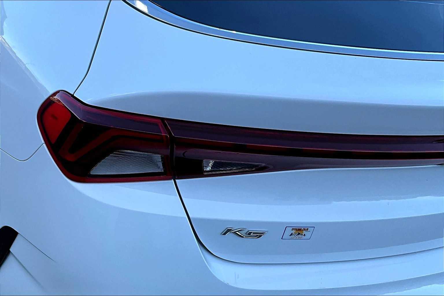 Vehicle image 28 of 29