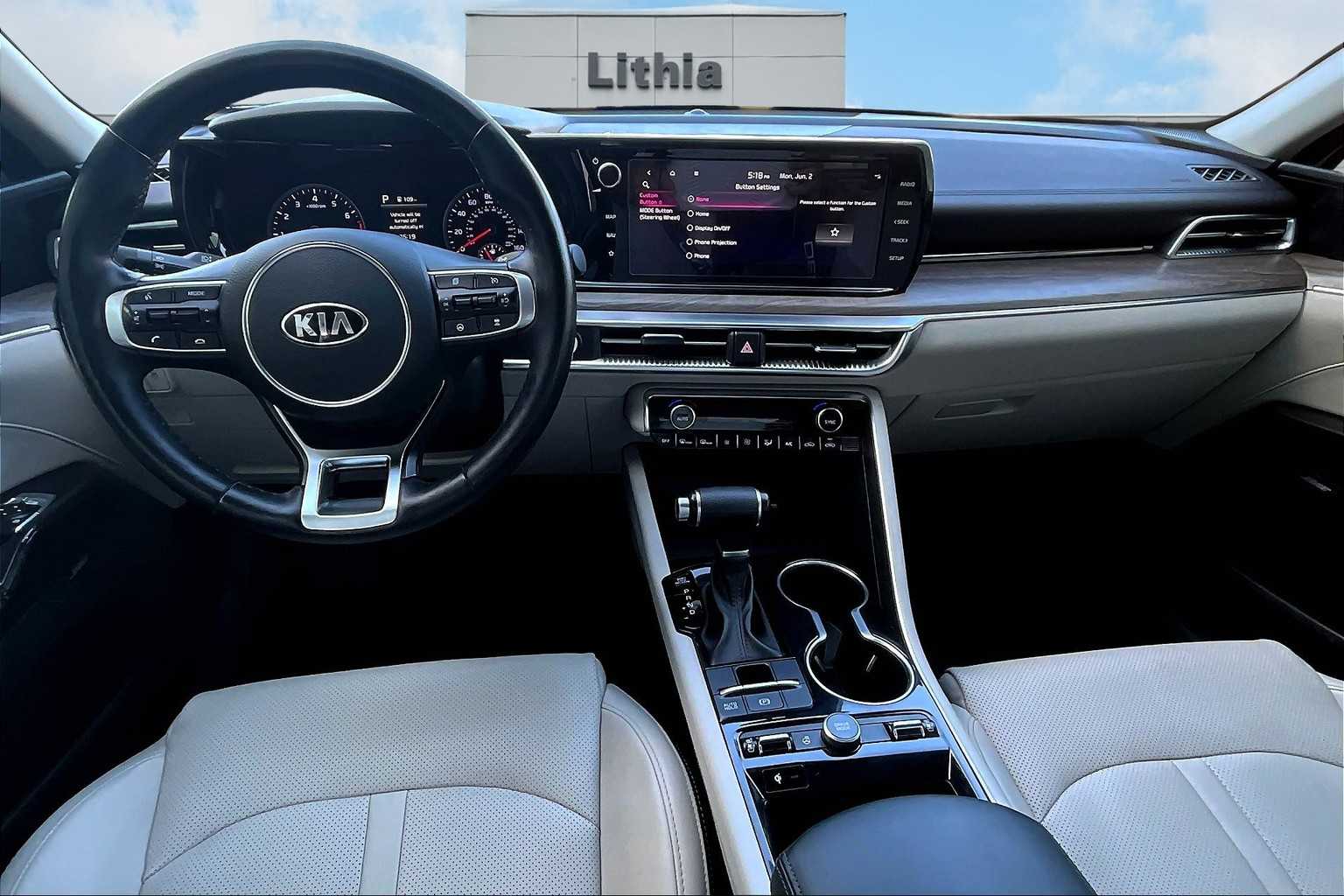 Vehicle image 11 of 29