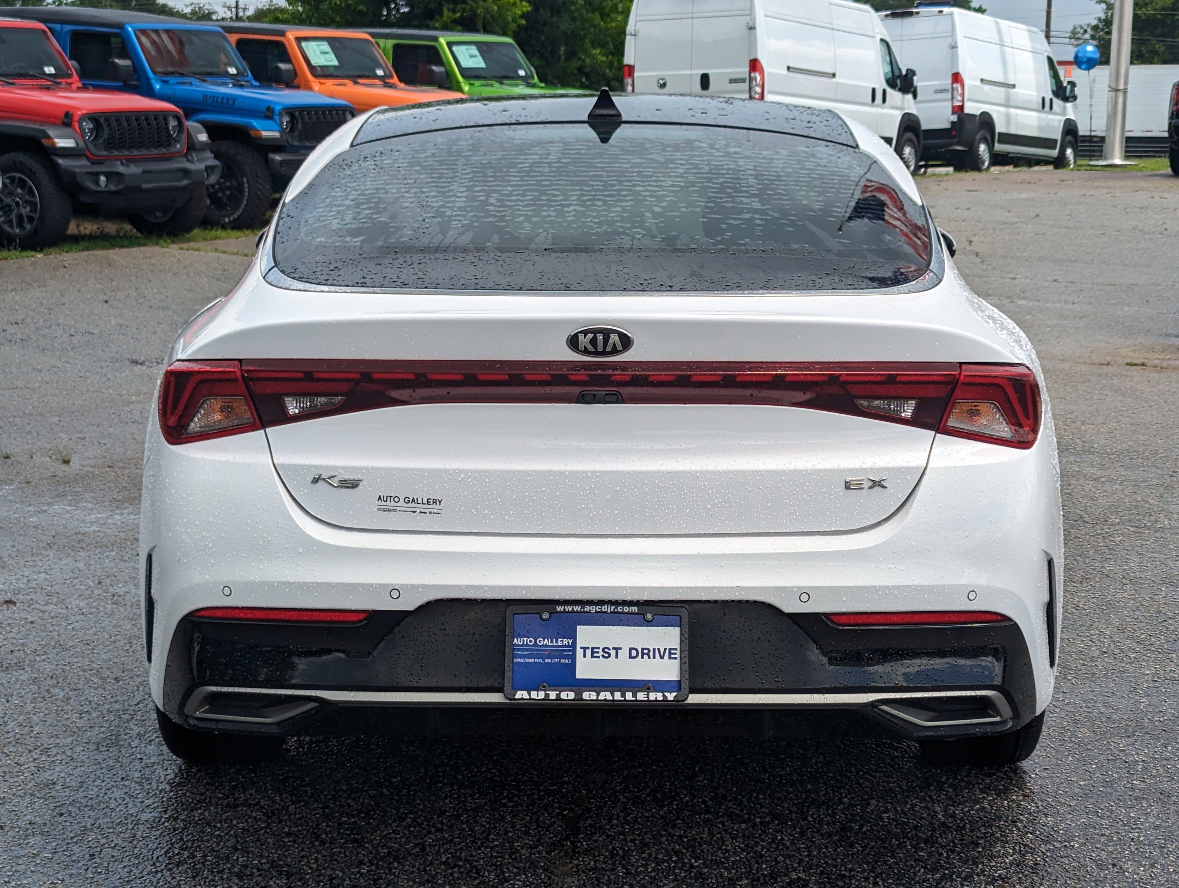 Vehicle image 8 of 30