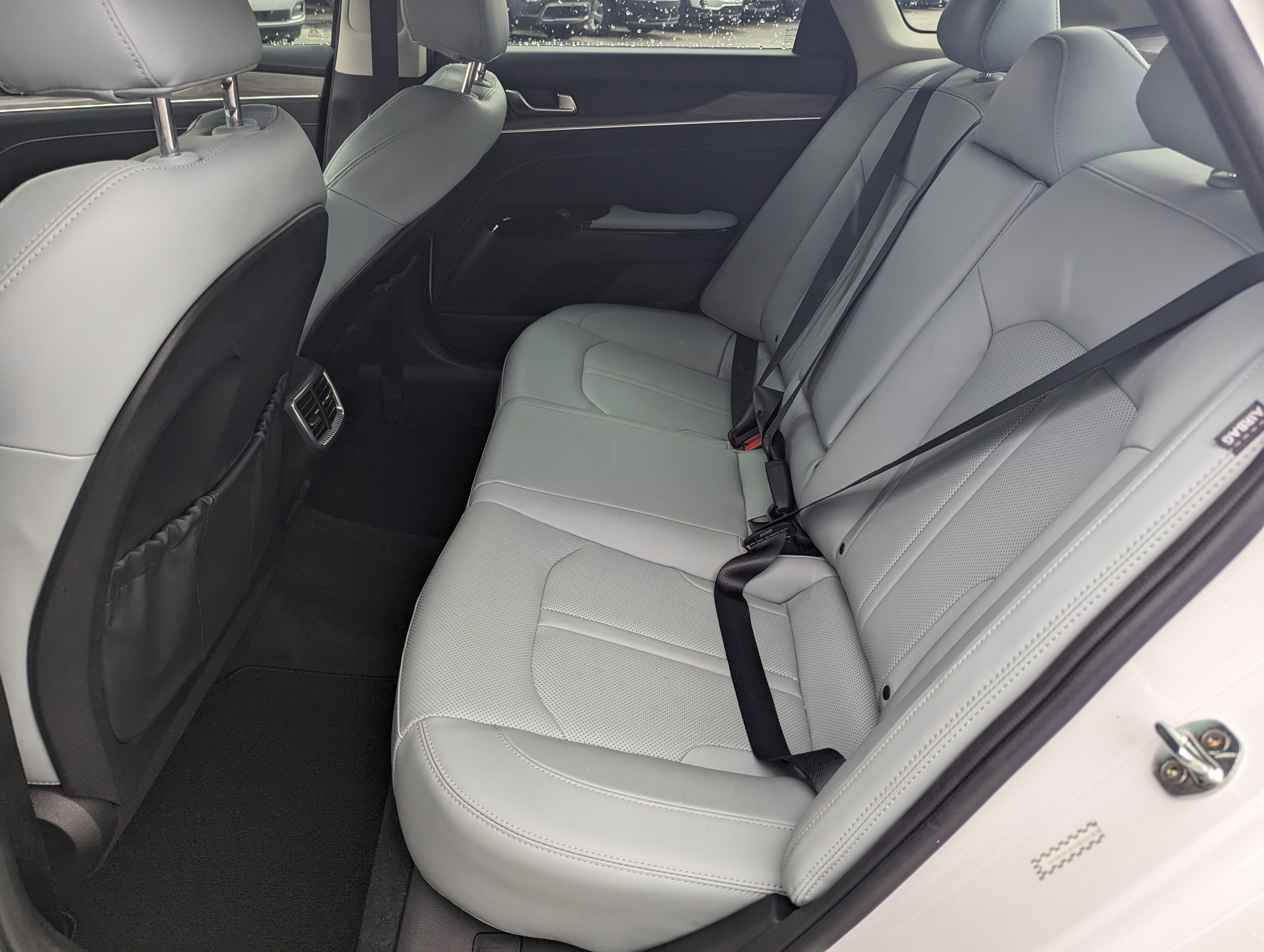 Vehicle image 10 of 30