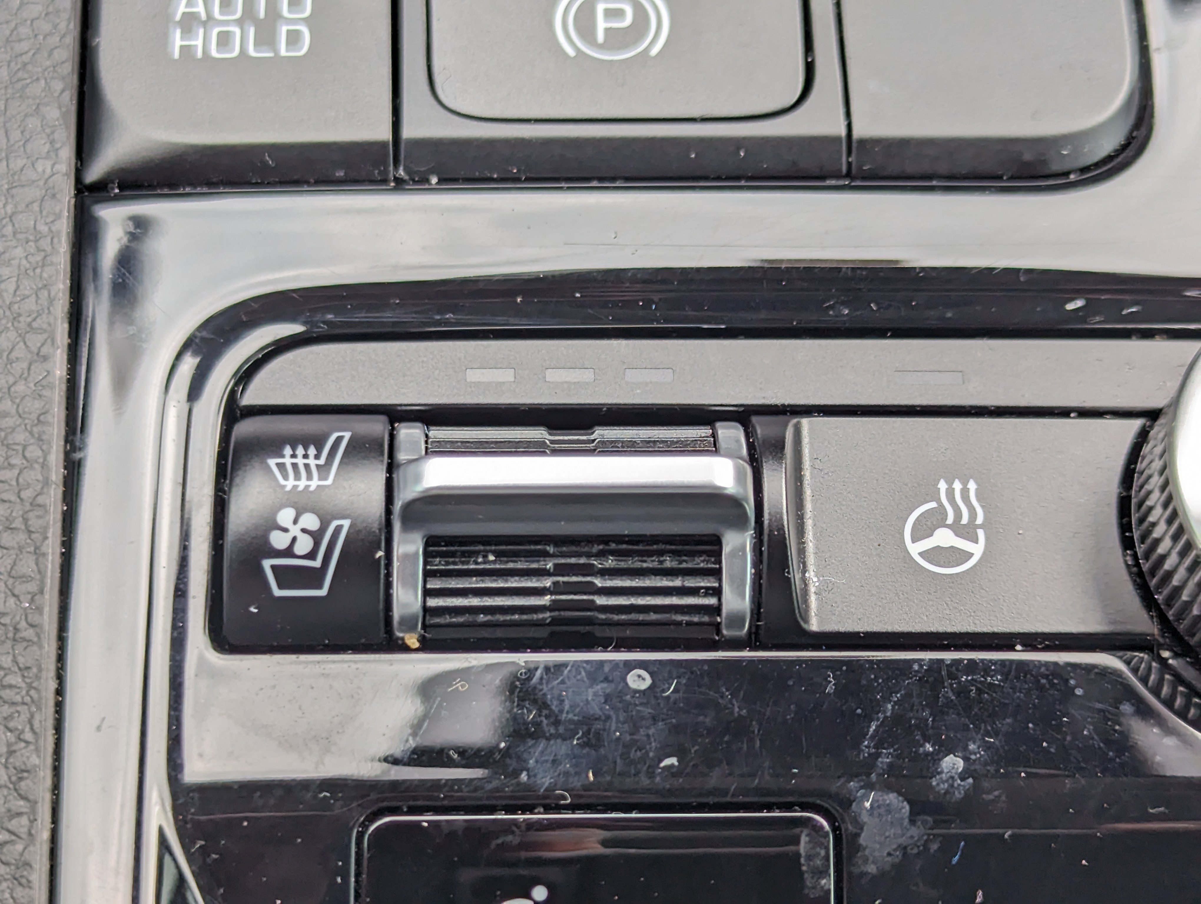 Vehicle image 23 of 30