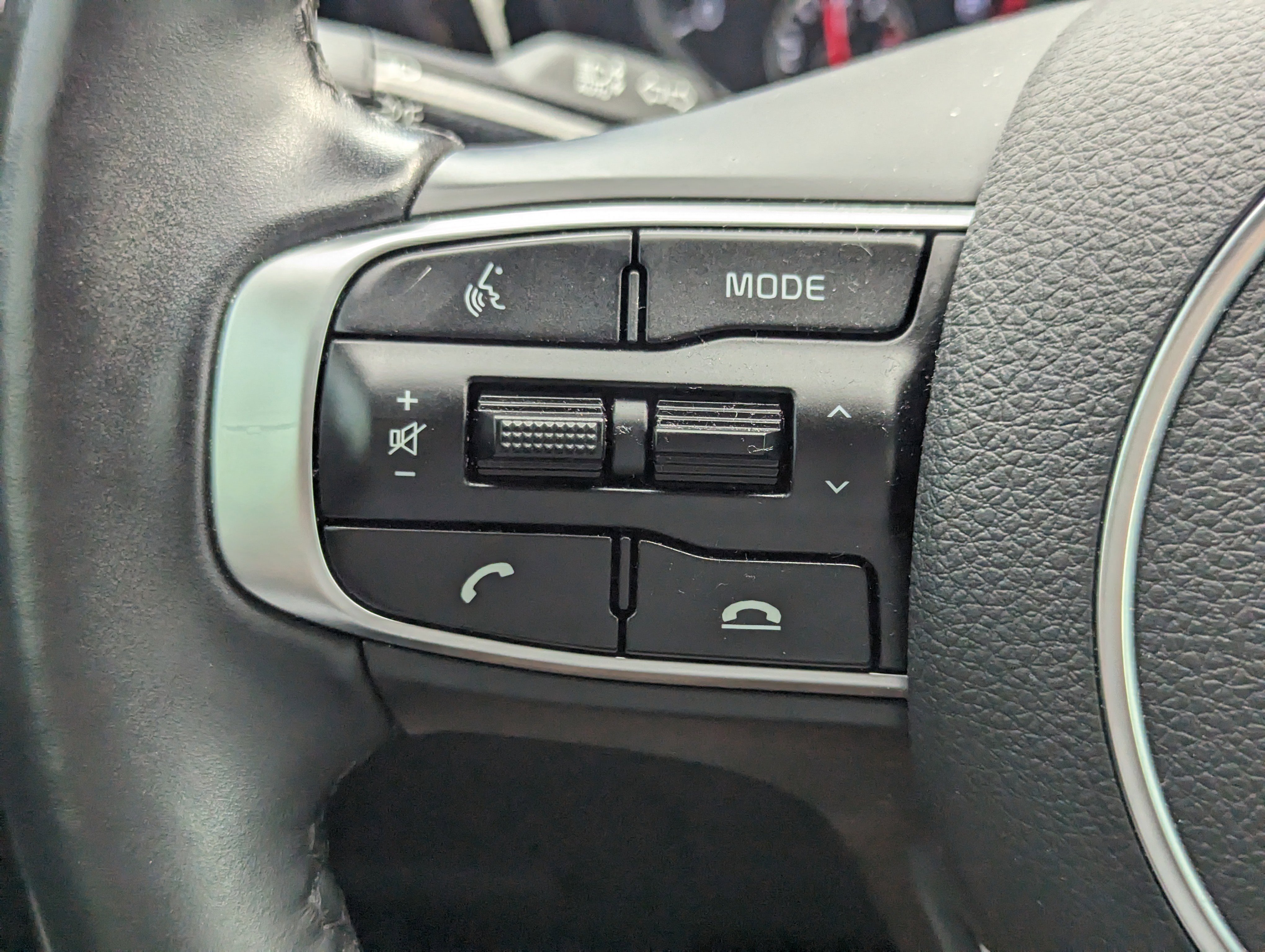 Vehicle image 24 of 30