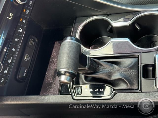 Vehicle image 28 of 40