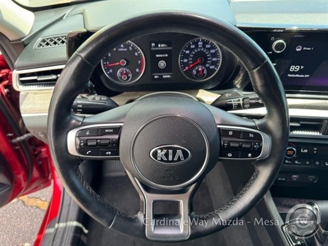 Vehicle image 21 of 40