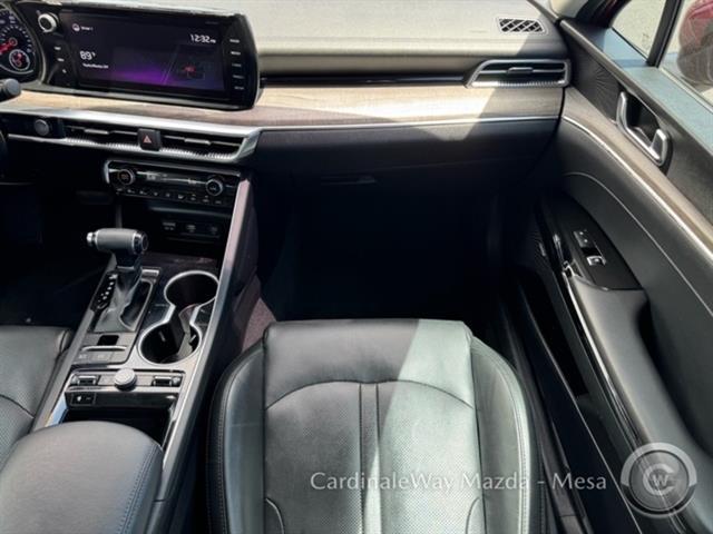 Vehicle image 18 of 40