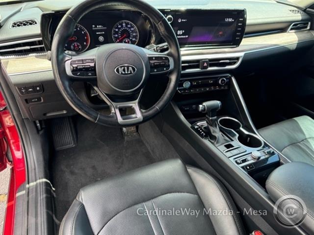 Vehicle image 19 of 40