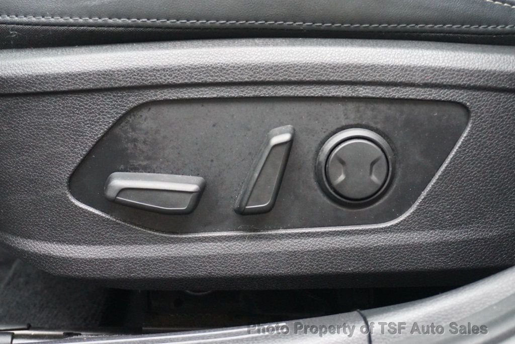 Vehicle image 43 of 50