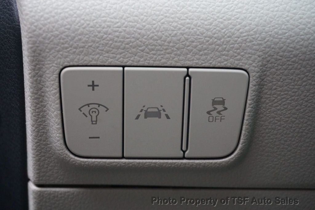 Vehicle image 41 of 50