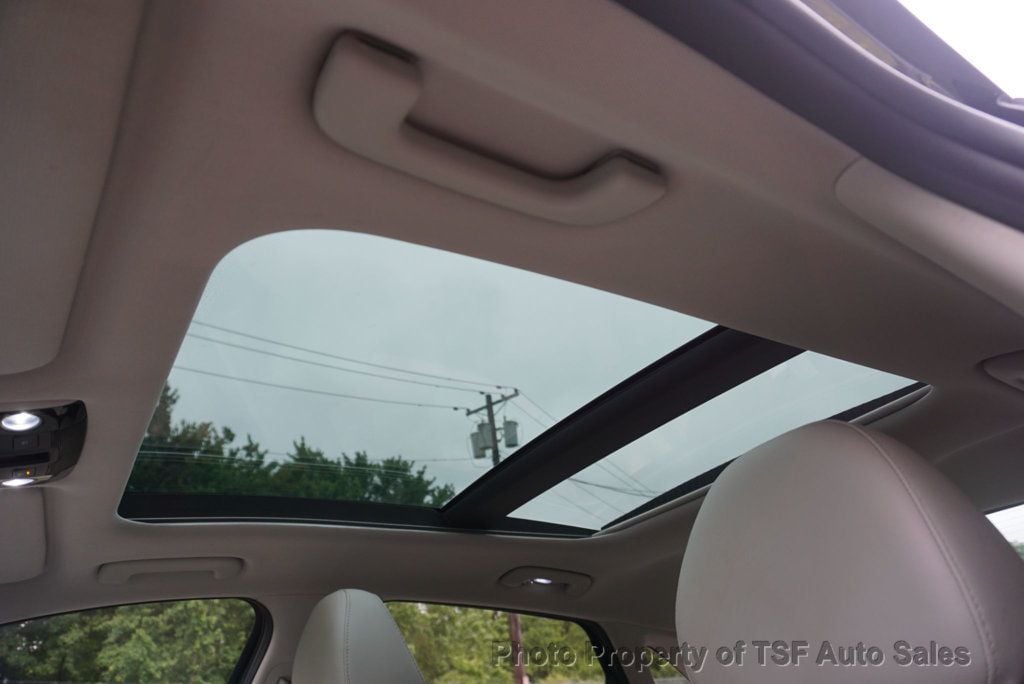 Vehicle image 18 of 50