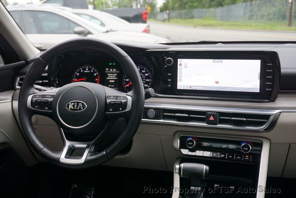 Vehicle image 21 of 50