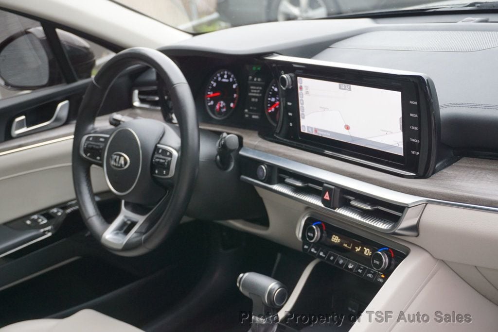 Vehicle image 23 of 50
