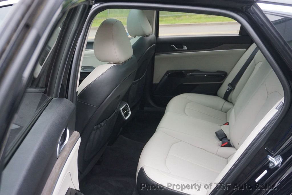 Vehicle image 16 of 50