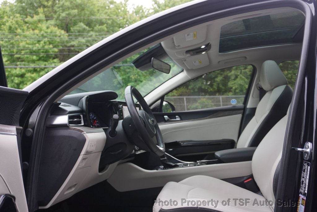 Vehicle image 10 of 50