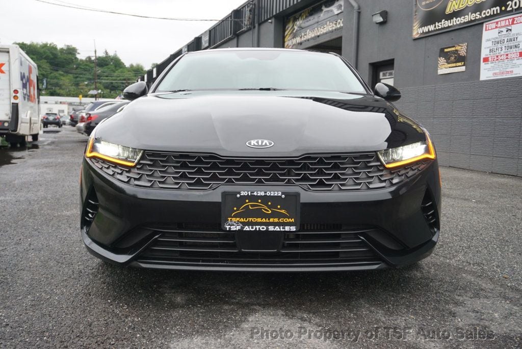Vehicle image 9 of 50