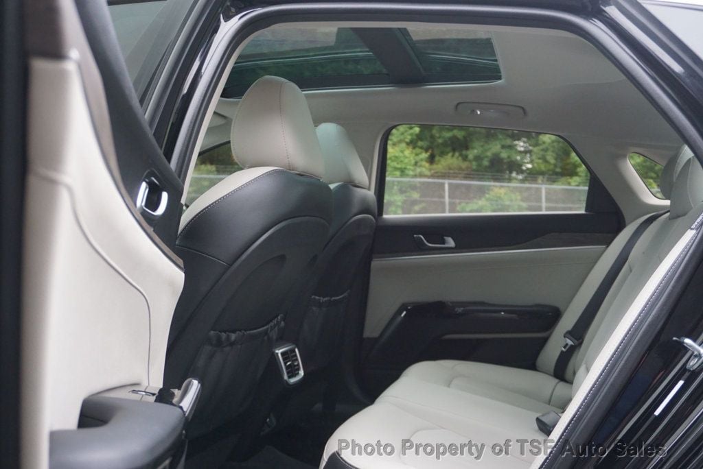 Vehicle image 14 of 50