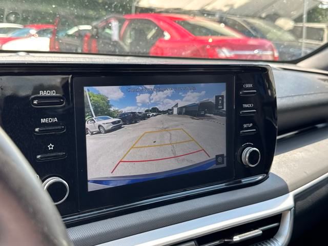Vehicle image 19 of 25