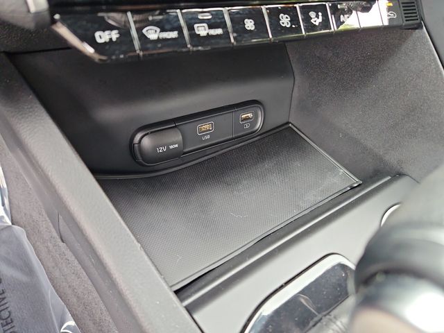 Vehicle image 27 of 35