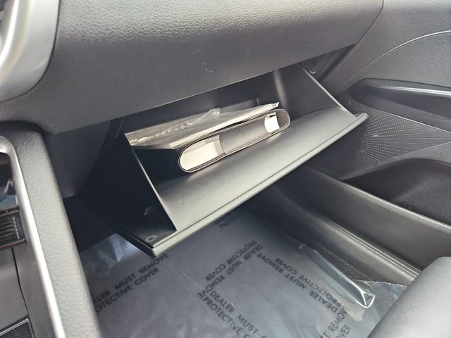 Vehicle image 21 of 35